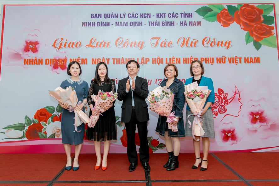 Giao lưu kỷ niệm Ngày Phụ nữ Việt Nam 20/10 giữa Ban nữ công Ban Quản lý  các KTT-KCN các tỉnh Ninh Bình, Nam Định, Thái Bình, Hà Nam