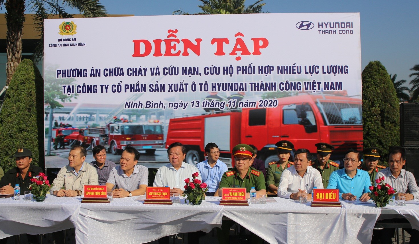 Ngày 13/11/2020, Công an tỉnh phối hợp với Công ty cổ phần sản xuất ô tô Hyundai Thành Công Việt Nam tổ chức buổi diễn tập tình huống chữa cháy và cứu nạn cứu hộ phối hợp nhiều lực lượng tại Nhà máy sản xuất và lắp ráp ô tô Huyndai Thành Công Ninh Bình (KCN Gián Khẩu, Gia Viễn).